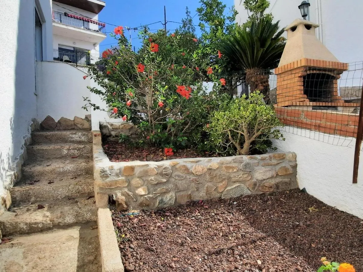 Apartamento Confortable En Sant Genis, Llanca - Cerca De Playa Y Actividades F - Es-170-44 Spain