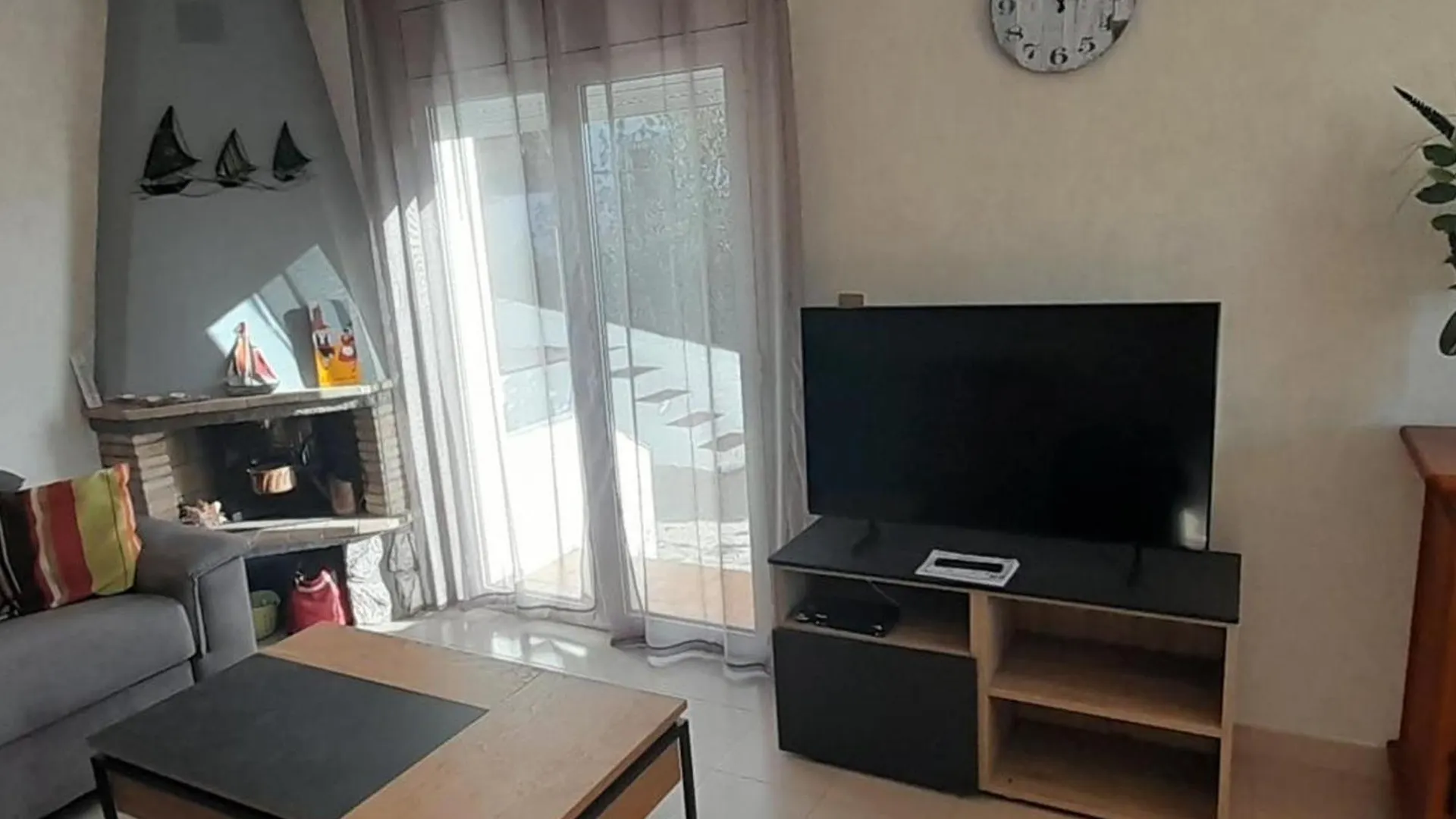 Apartamento Confortable En Sant Genis, Llanca - Cerca De Playa Y Actividades F - Es-170-44 contacts